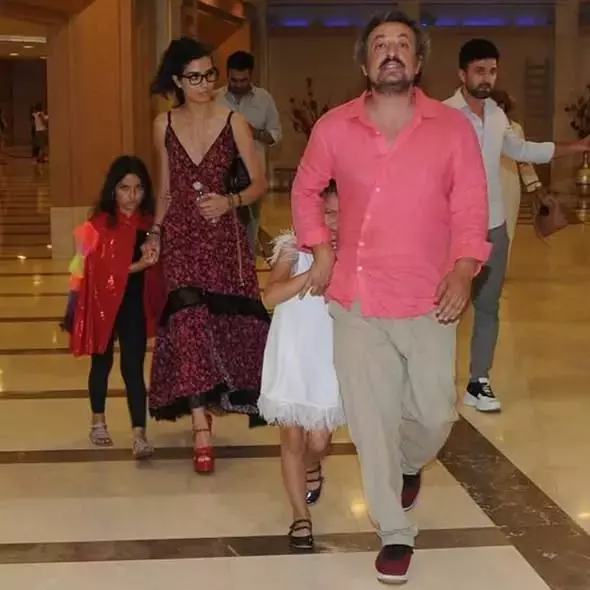 Onur Saylak Tan Duygusal Paylasim Guzellerim 19487039 5045 M