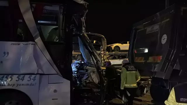 Sakarya Tem Otoyolu Nda Feci Kaza 1 Olu 19 19489100 4349 M