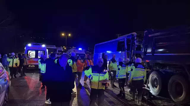 Sakarya Tem Otoyolu Nda Feci Kaza 1 Olu 19 19489100 5612 M