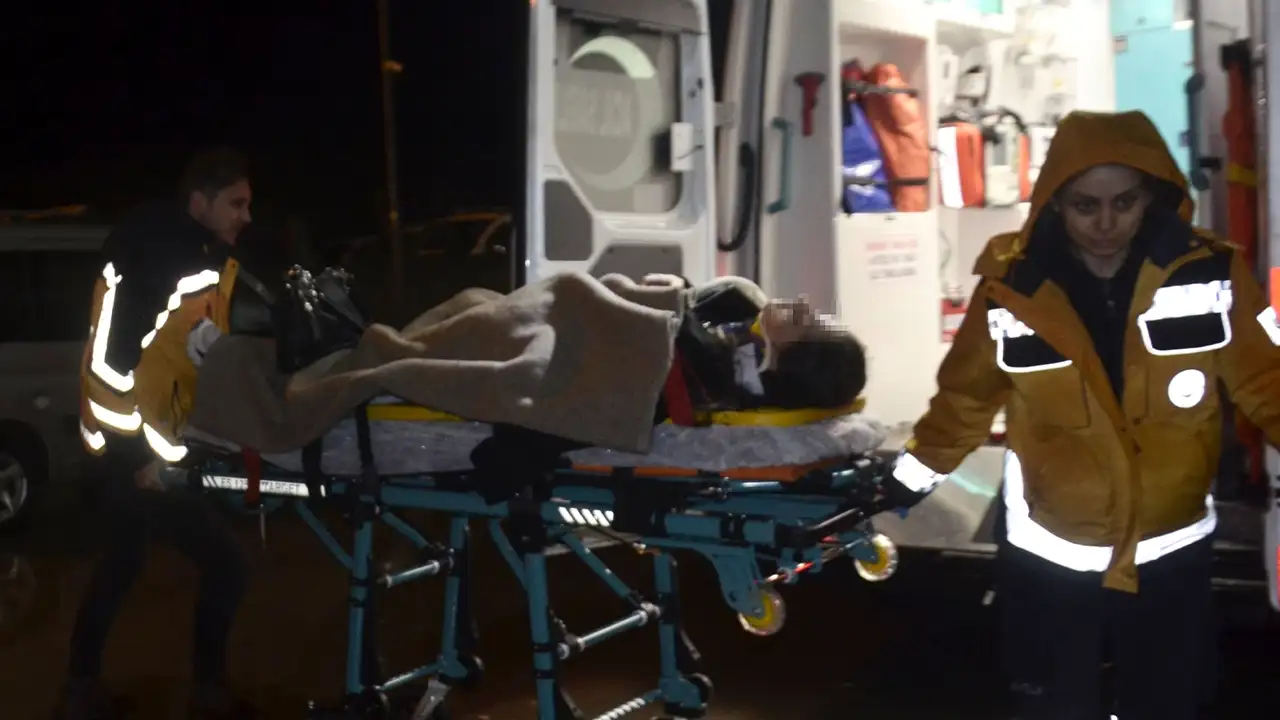 Samsun Alacamda Kar Nedeniyle Zincirleme Kaza 5 Kisi Yaralandi 001