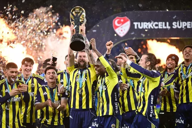 Super Kupa Sampiyonu Fenerbahce Kupasini Aldi 19448671 8683 M