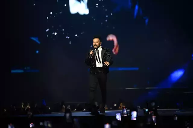 Tarkan In 7 Yil Sonra Verdigi Konsere Kuzu Kuzu 19473978 7831 M