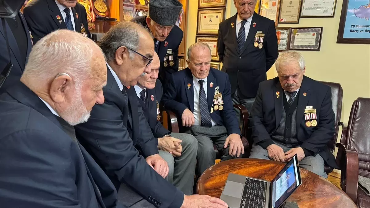 Trabzon Daki Kibris Gazileri Aa Nin Yilin Kar 19461978 Amp