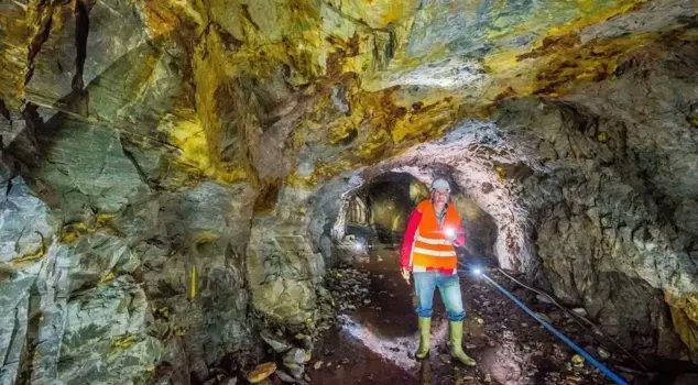 Trilyonlarca Liralik Kesif Topragin Altindan 19419292 1167 M