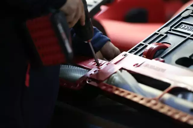 Urettigi Elektrikli Supurgeleri Yaklasik 50 19469019 1952 M