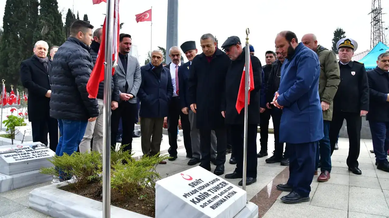 Vali Tahir Sahin Sehitleri Kabirleri Basinda Andi 001