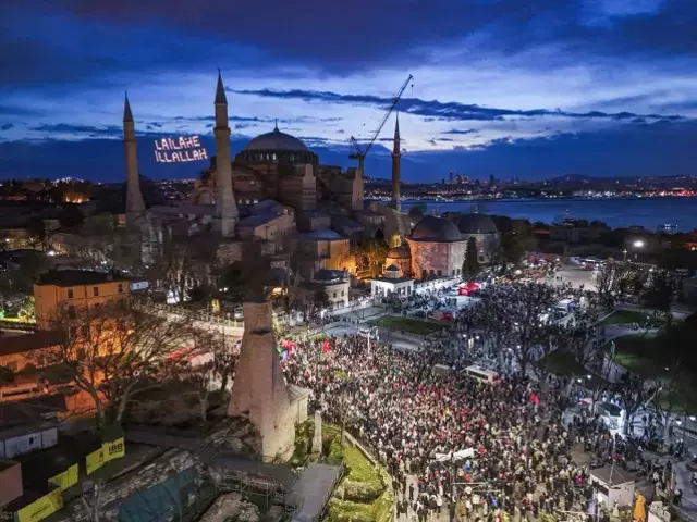 Yeni Yilin Ilk Gunu 7 Den 70 E Turkiye Gazze Icin 19414403 400 M