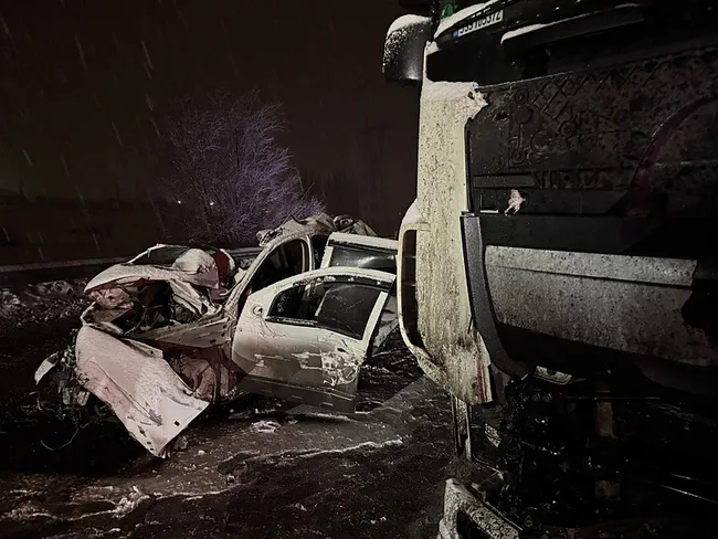 0X0 Erzurumda Feci Kaza 4 Kisi Hayatini Kaybetti 1770406925427