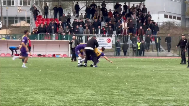 Amator Macta Saha Karisti Bir Futbolcu Hastaneye 19592001 471 M