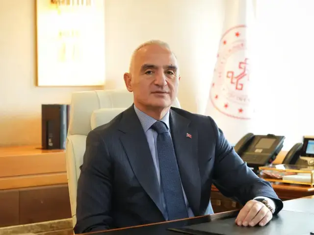 Bakan Ersoy Acikladi Turk Sinemasina 57 8 Milyon 19566765 8465 M