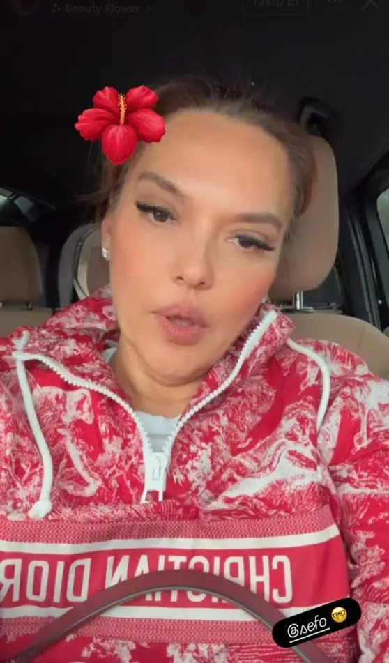 Demet Akalin Cimri Dedi Sefo Dan Yanit 19550249 4791 M