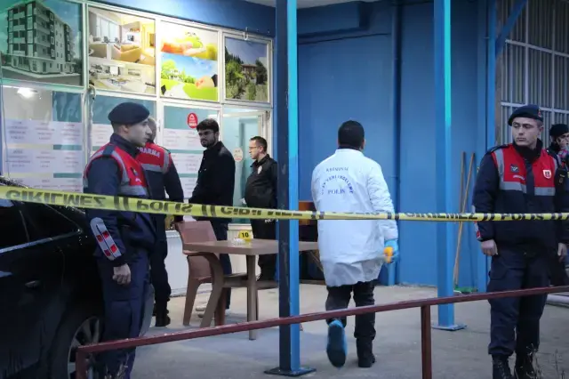 Emekli Polis Dehset Sacti Esini Ve Mhp Ilce 19546101 7247 M