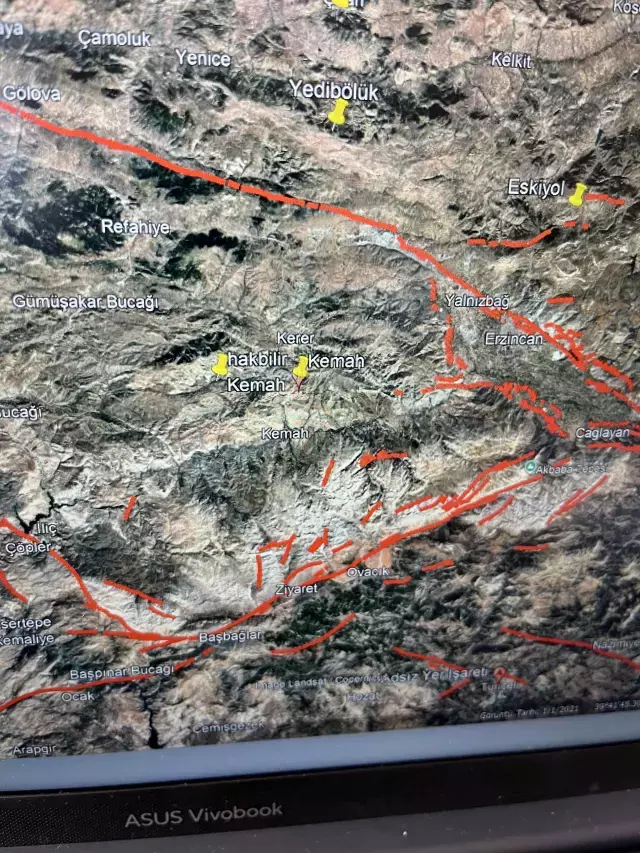 Erzincan Depremi Sonrasi Naci Gorur Den 19545493 5237 M