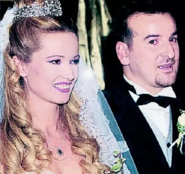 Eski Kocasinin Sozleri Muge Anli Yi Kuplere 19545405 8899 M