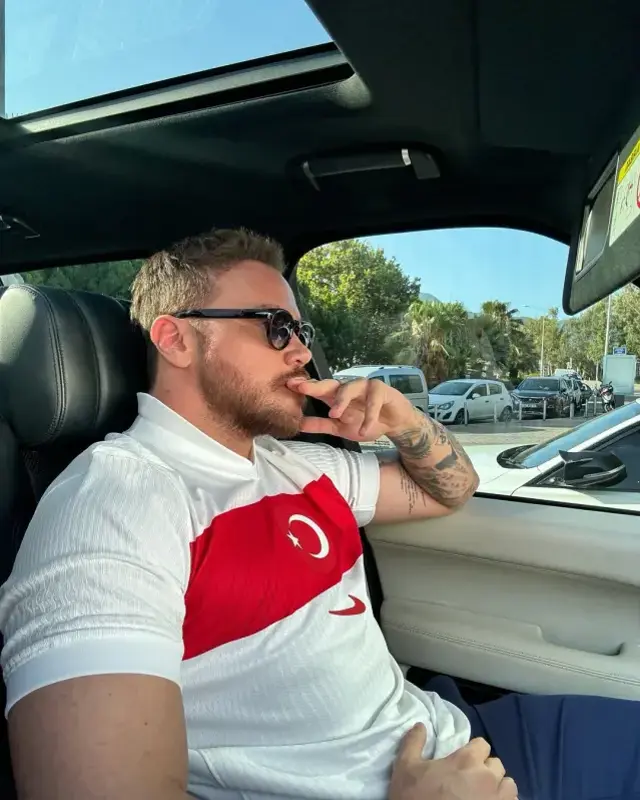 Hadise Yi Eski Sevgilisi De Topa Tuttu 19592844 4589 M