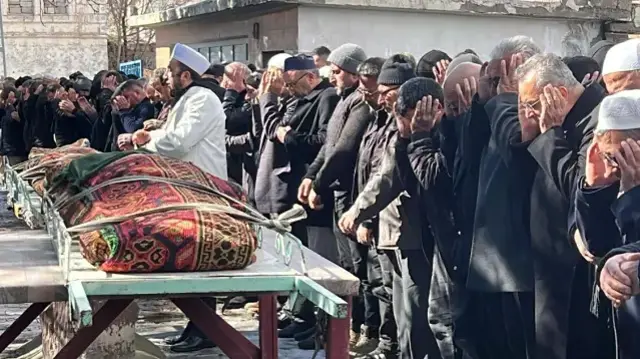 Imamin En Zor Gorevi Cenaze Namazini Kildirirken 19583323 9174 M