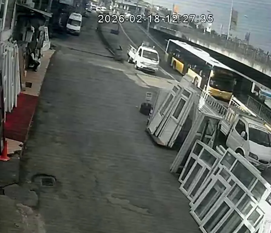 K O P E K T E N K A C A R K E N O T O B U S U N C A R P T I G I U N I V 1176582 349495