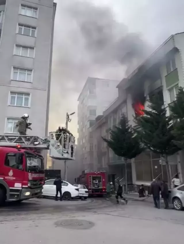 Maltepe De 4 Katli Binada Yangin Mahsur Kalan 4 19601277 5666 M