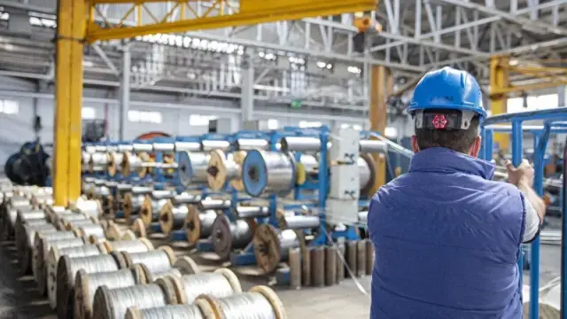 Nakkas Holding Hes Kablo Yu Bunyesine Katti 19537238 8445 M