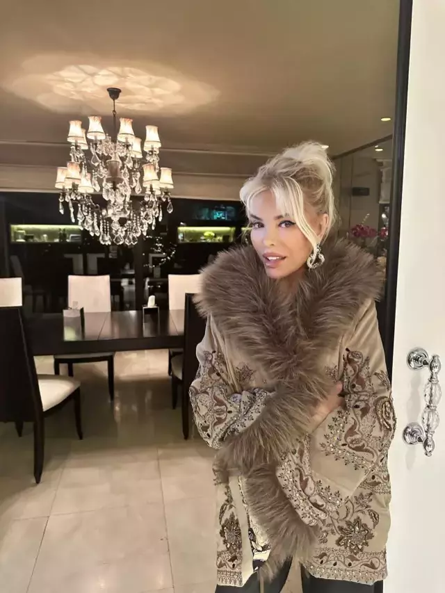 Super Star Ajda 80 Yasini Kutladi 19565268 9935 M