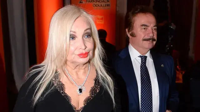 Tarkan La Poz Veren Ismin Kim Olduguna 19541089 6185 M