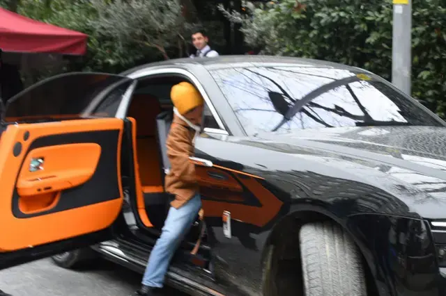 Unlu Sarkicidan 50 Milyonluk Araba Aciklamasi 19571418 9884 M