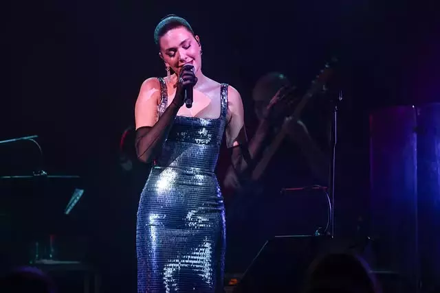 Yillar Sonra Sahneye Donen Berguzar Korel Den 19586368 6764 M