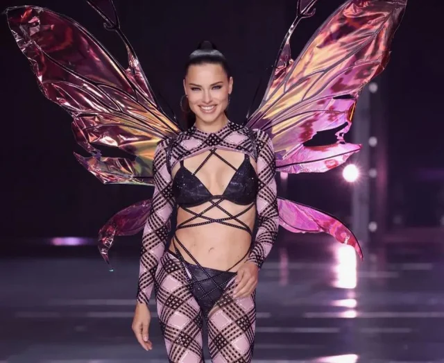 Adriana Lima Nin Ideal Erkek Icin Boy Kriteri 19661895 6030 M