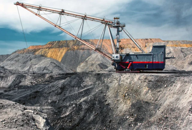 Alti Servet Kaynayan Ilimiz Topragi Siksan 19680482 8234 M