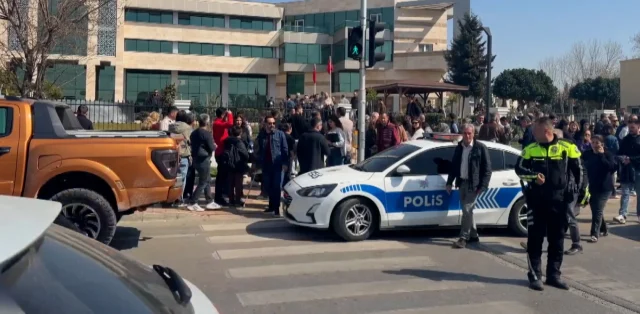 Antalya Da Kaymakamlik Binasinda Silah Sesleri 19662160 6982 M