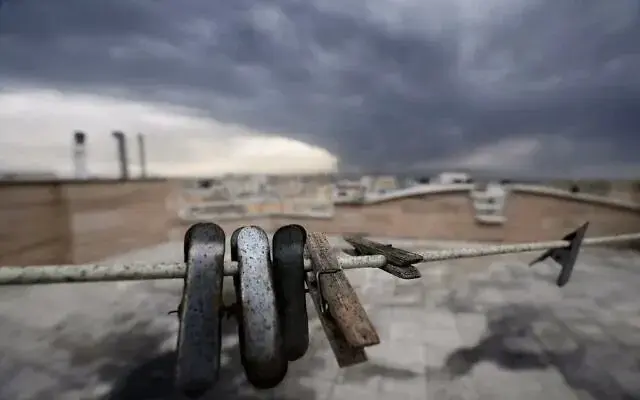 Ates Nehirlerinden Sonra Petrol Yagmuru Iran 19636948 449 M