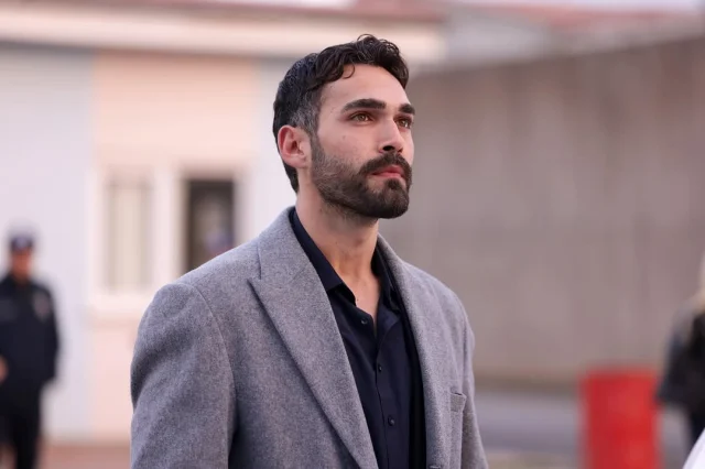 Aysegul Un Evinde Ne Isi Vardi Yeralti Nin Adnan 19661676 4527 M