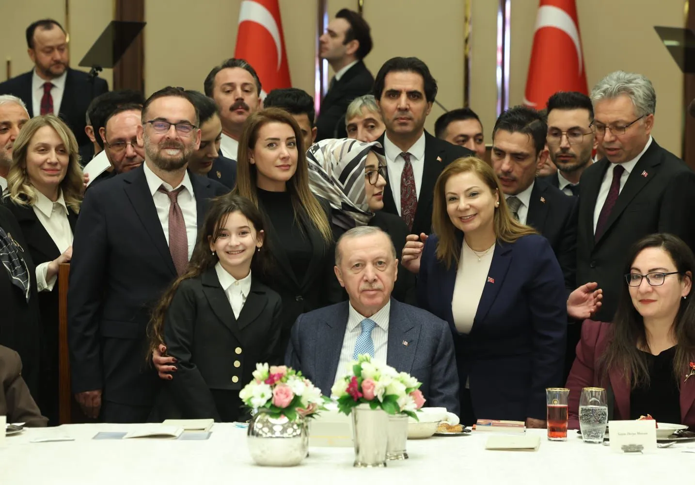 D U N Y A M A T E M A T I K S A M P I Y O N U L I N A C U M H U R B A 1228173 365297