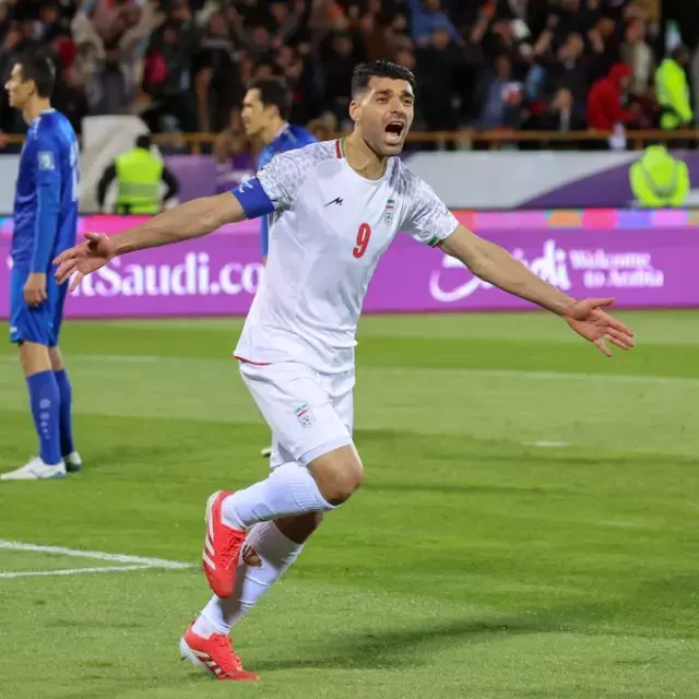 Dunyaca Unlu Golcu Iran Da Savasmak Icin Orduya 19618132 4259 M