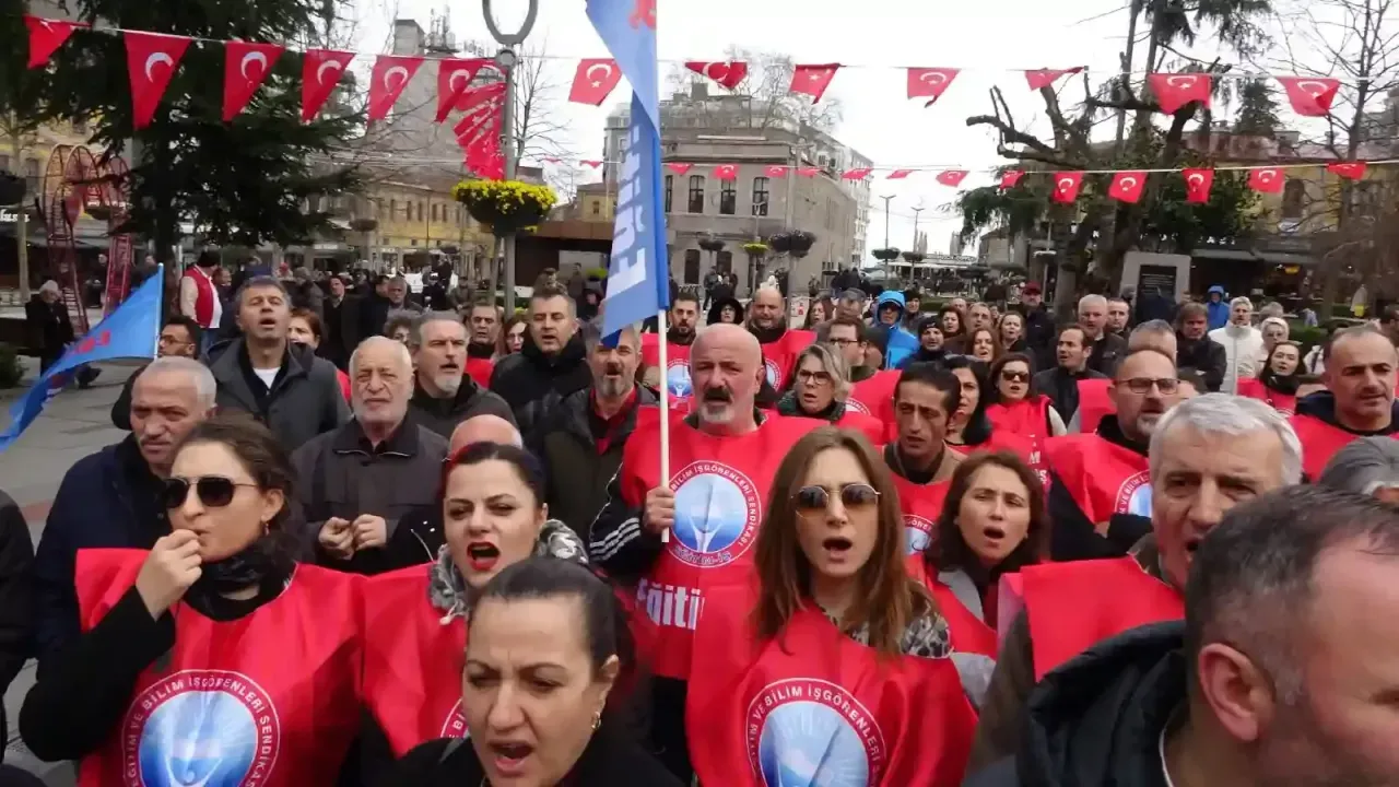 Egitim Isten Sert Tepki