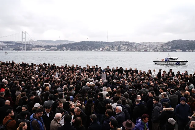 Fener Rum Patrigi Bartholomeos Ortayli Nin 19663164 9432 M