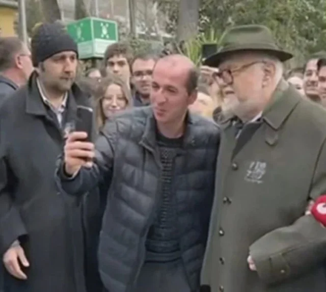 Ilber Ortayli Nin Cenazesinde Buyuk Ayip 19662508 6359 M