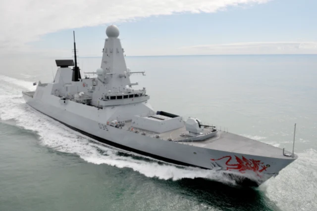 Ingiltere Nin Dogu Akdeniz E Gonderdigi Dev Hava 19644602 6603 M