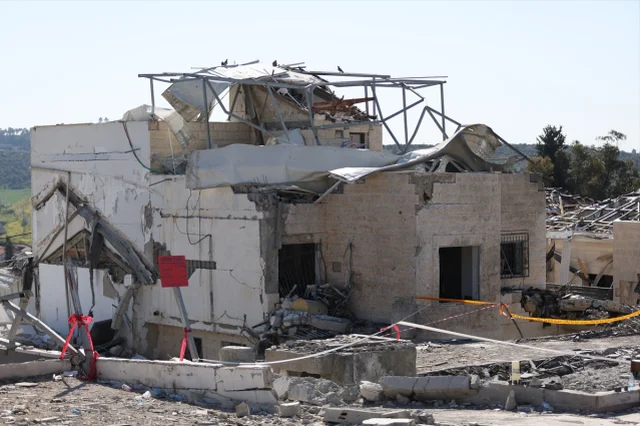 Israil Ordusu Iran Daki 3 Sehre Es Zamanli 19662301 1648 M