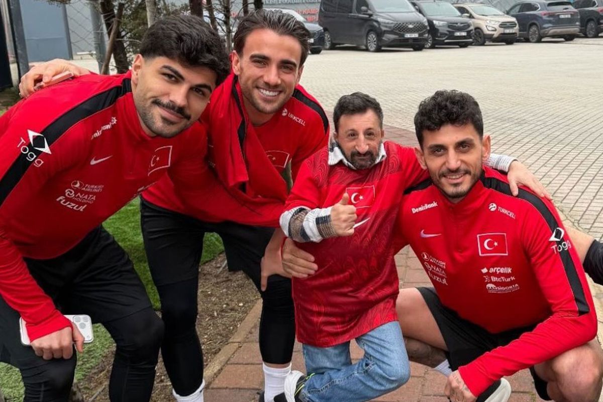 Milli Takim Kampinina Damga Vuran Ziyaret 19682131 7131 Amp