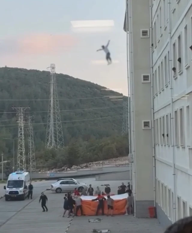 Muglada Korku Dolu Anlar Yurdu 19691748 6445 2 M