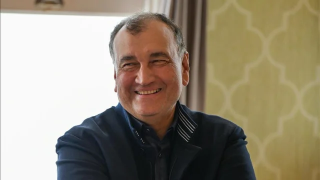 Murat Ulker I Bile 3 E Katladi Hamdi Ulukaya 19644152 6828 M