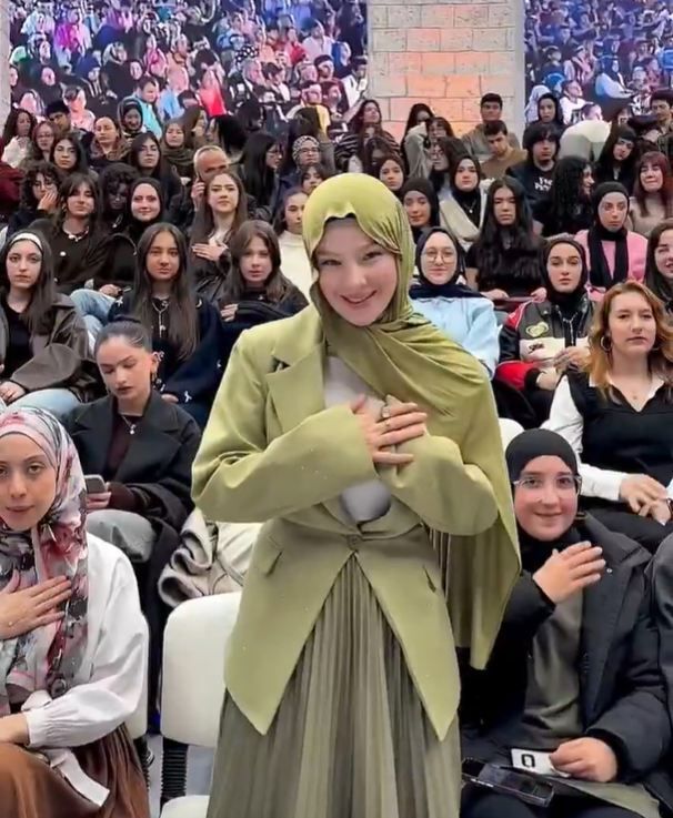 Nihat Hatipoglu Nun Oglundan Surpriz Karar 19662238 1217 M