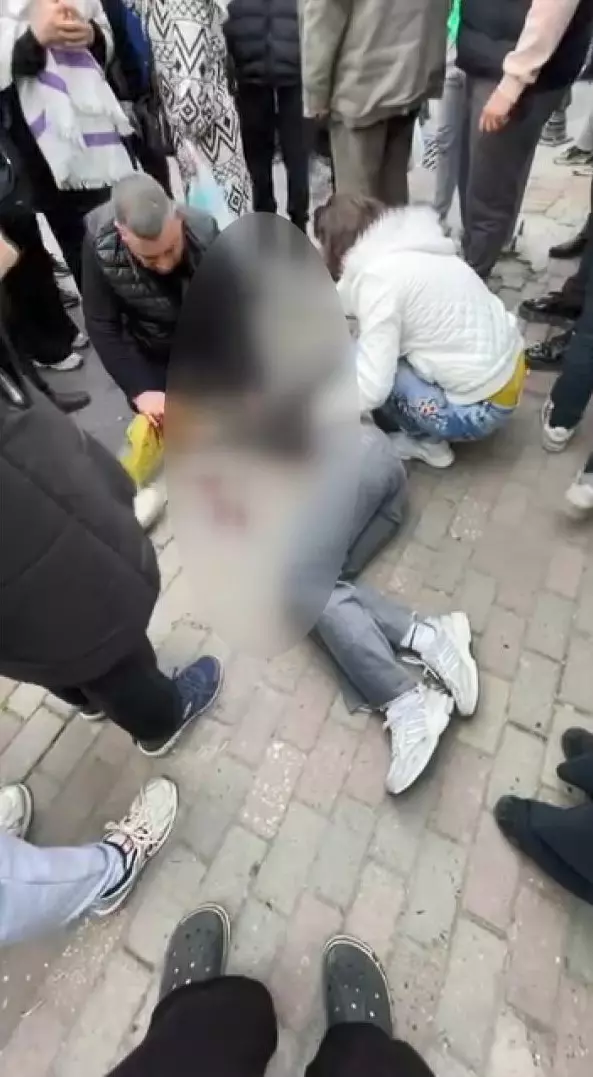 Okul Onunde Dehset Basindan Vurup Kacti 19627109 9433 M