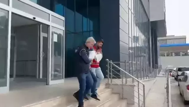 Sabaha Karsi Kapiya Geldi Altin Dolu Cantayla 19636826 2672 M