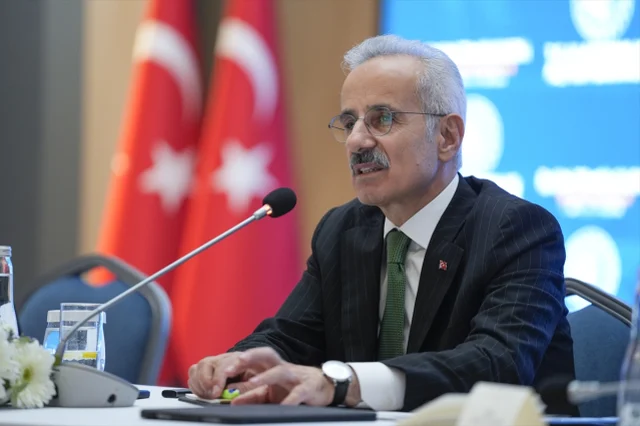 Savas Surerken Hurmuz Bogazi Ndan Turk Sahipli 19653260 432 M