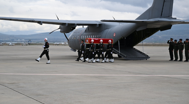 Sehit Binbasi Tastekin Icin Ce 19684288 1068 2 M