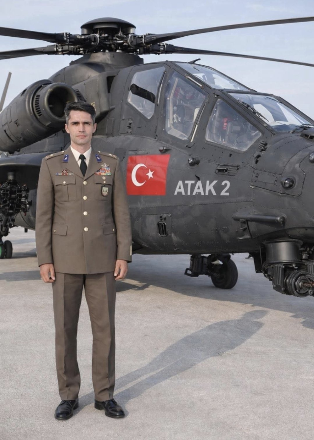 Sehit Binbasi Tastekin Icin Ce 19684288 4234 1 M