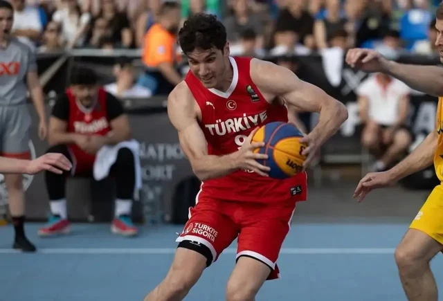 Sosyeteyi Sarsan Yasak Ask Idd 19698302 6384 2 M