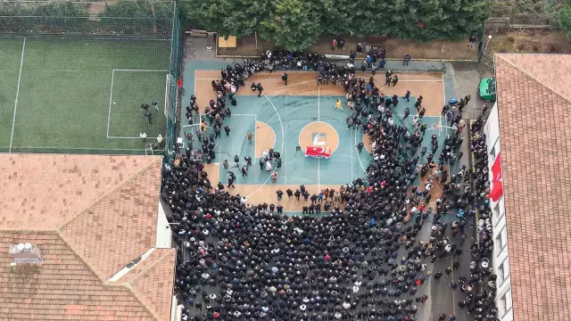 Yuzlerce Meslektasi Fatma Nur Ogretmeni Son 19619677 3100 M